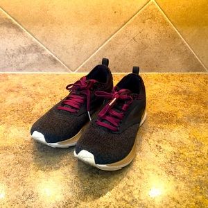 Brooks running shoes size 7 1/2